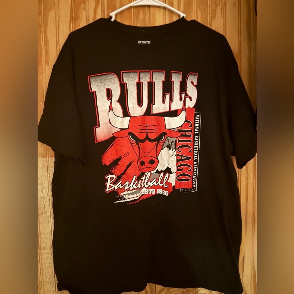 Chicago Bulls Black and Red Short Sleeve Tee limited edition